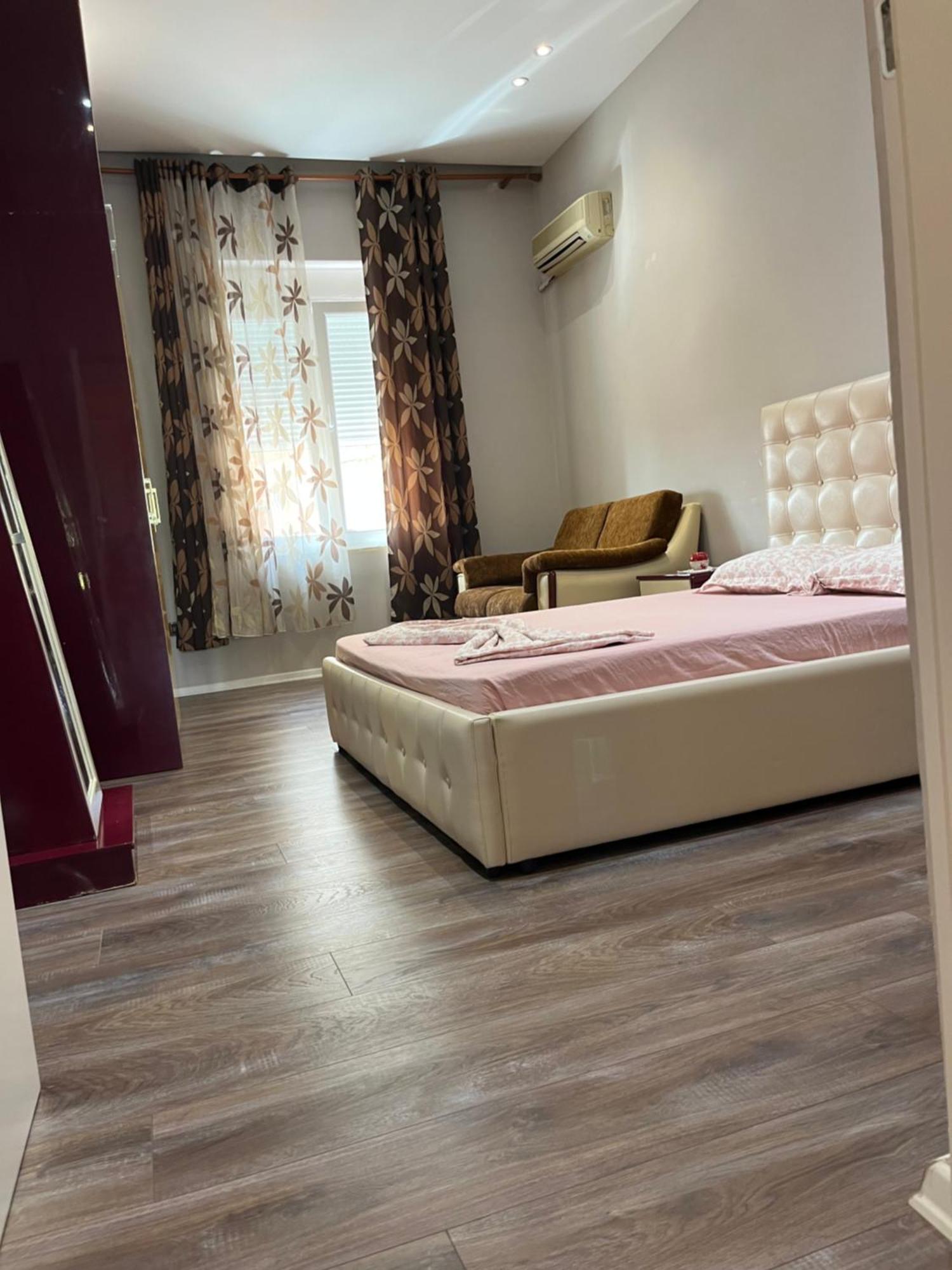 Lukas Apartament Vollga Durrës Exterior foto